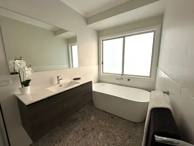 Bathroom (19 Strathallan Terrace, Thrumster)
